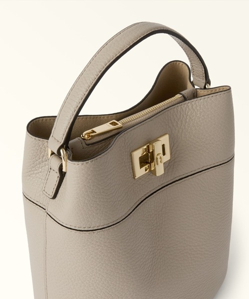 FURLA(フルラ)の「フルラ アメリア(Furla Amelia) ミニ バケットバッグ(ハンドバッグ・レディース・ブラック/バーガンディー/サンドベージュ・ONE SIZE)」の8枚目の写真