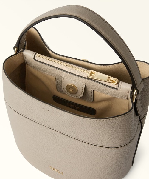 FURLA(フルラ)の「フルラ アメリア(Furla Amelia) ミニ バケットバッグ(ハンドバッグ・レディース・ブラック/バーガンディー/サンドベージュ・ONE SIZE)」の9枚目の写真
