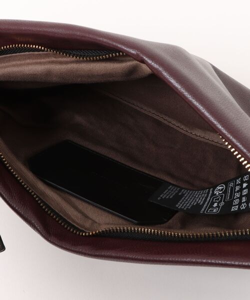 ALLSAINTS（オールセインツ）の「BETTINA CLUTCH（クラッチバッグ・レディース・レッド系その他・ONE SIZE）」の10枚目の写真