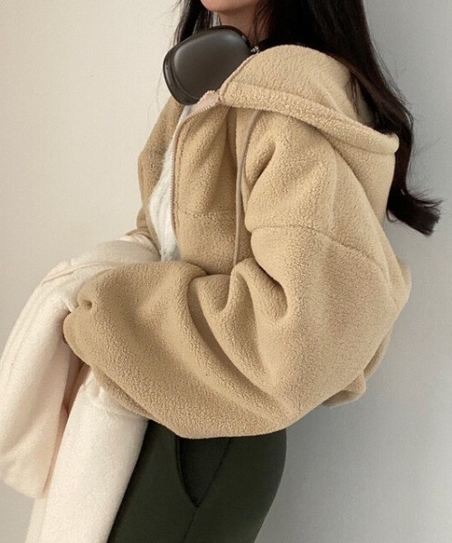 MELT（メルト）の「ボリュームスリーブショート丈ボアジップパーカー/秋服/冬服（パーカー・レディース・オフホワイト/ベージュ/ブラック/ピンク・FREE）」の16枚目の写真