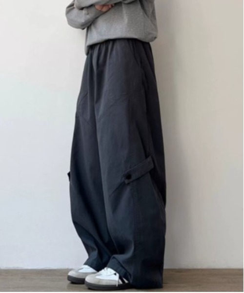 DOUBLE STEAL(ダブルスティール)の「DS ワイドバルーンカーゴパンツ(カーゴパンツ・メンズ・チャコール・X-LARGE/LARGE/MEDIUM)」の2枚目の写真