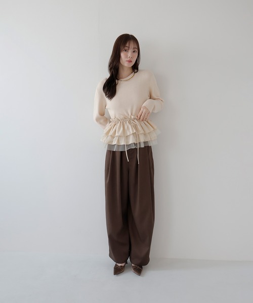 AMUU. PRECIEUSE(アムープレシューズ)の「3wayチュールフリルペプラムニット(ニット/セーター・レディース・チャコールグレー/ブラック/アイボリー/ブラウン・FREE)」の13枚目の写真