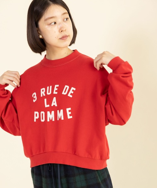 CHILD WOMAN(チャイルドウーマン)の「3 RUE DE LA POMMEショート丈スウェットプルオーバー(スウェット・レディース・ブルー/レッド/ネイビー/アイボリー・FREE)」の4枚目の写真