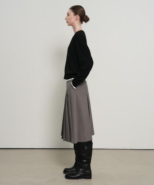 GENERAL IDEA(ジェネラルアイデア)の「【GENERAL IDEA】ダブルレイヤードクルーネックカーディガン / DOUBLE LAYERED CREW NECK CARDIGAN(カーディガン/ボレロ・レディース・ブラック/グレー/ダークブラウン・L/M/S)」の5枚目の写真