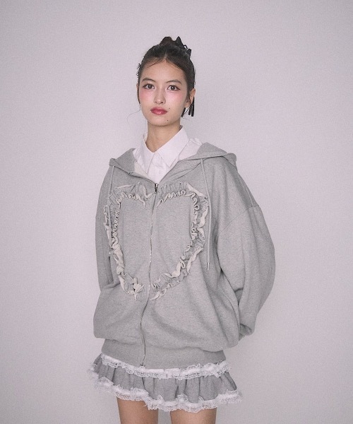 lilLilly(リルリリー)の「ハートフリルパーカー(パーカー・レディース・グレー/ピンク/イエロー・FREE)」の12枚目の写真
