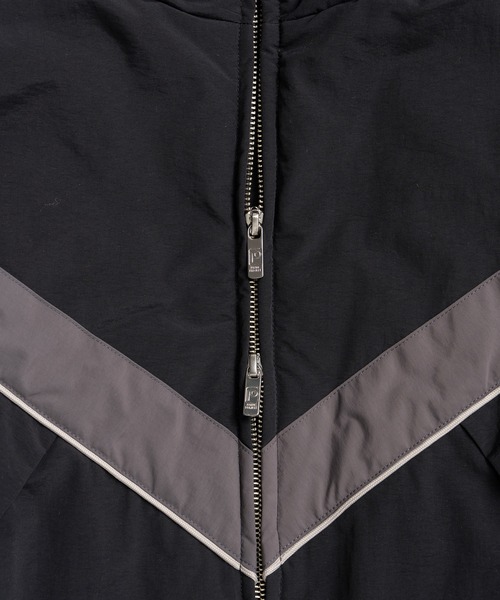 PRANK PROJECT(プランクプロジェクト)の「【2026Winter Pre-Order】パデッドウィンドブレーカー / Padded Windbreaker(ナイロンジャケット・レディース・レッド/ベージュ/ブラック・FREE)」の20枚目の写真