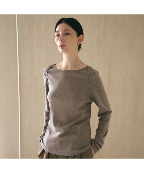 YURT(ユルト)の「Boat Neck T-shirt_WARM GRAY(Tシャツ/カットソー・レディース・グレー系その他・FREE)」の1枚目の写真