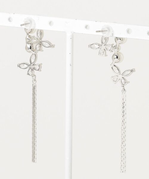 Zoule（ゾーラ）の「Zoule ゾーラ：artisanal　pearl butterfly　パール　蝶　チョウ　ナビ　ピアス（ピアス（両耳用）・レディース・シルバー/ゴールド・FREE）」の3枚目の写真