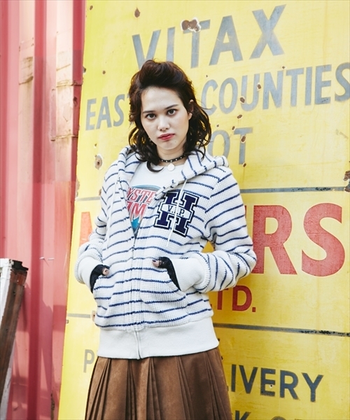HYSTERIC GLAMOUR(ヒステリックグラマー)の「H V.I.Pワッペン PK(パーカー・レディース・ホワイト/トップグレー/ブラック・FREE)」の1枚目の写真