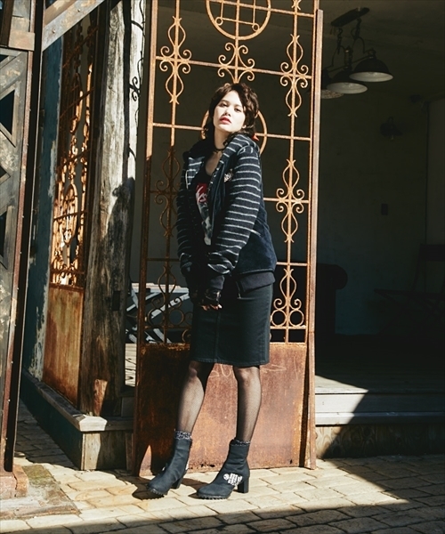 HYSTERIC GLAMOUR(ヒステリックグラマー)の「H V.I.Pワッペン PK(パーカー・レディース・ホワイト/トップグレー/ブラック・FREE)」の4枚目の写真
