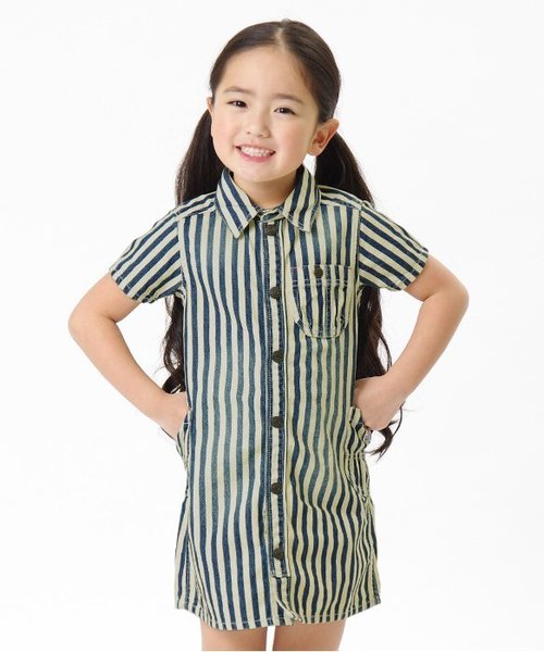 BREEZE（ブリーズ）の「デニムシャツワンピ（シャツワンピース・キッズ・サックスブルー/ネイビー/ストライプ・80/140/100/120/95/110/130/90）」の3枚目の写真