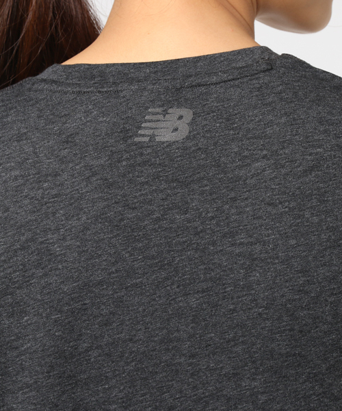 NEW BALANCE(ニューバランス)の「ヘザーテック Tシャツ(Tシャツ/カットソー・レディース・ブラック/ブルー系その他/イエロー/バーガンディー・SMALL/LARGE/MEDIUM/X-LARGE)」の9枚目の写真