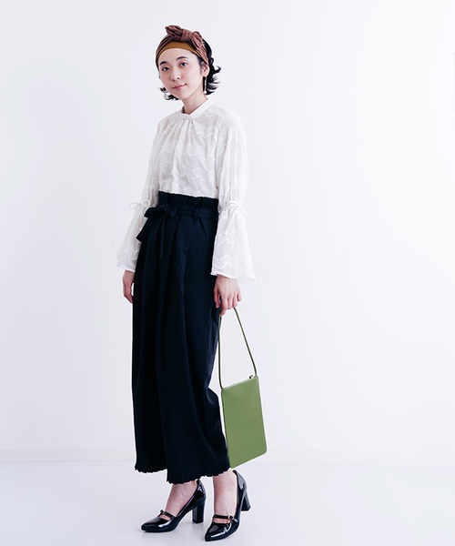 merlot plus(メルロープリュス)の「スカラップ刺繍レースキャンディスリーブブラウス2363(シャツ/ブラウス・レディース・ブラック/ホワイト・FREE)」の13枚目の写真