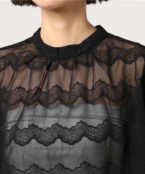 merlot plus(メルロープリュス)の「スカラップ刺繍レースキャンディスリーブブラウス2363(シャツ/ブラウス・レディース・ブラック/ホワイト・FREE)」の5枚目の写真