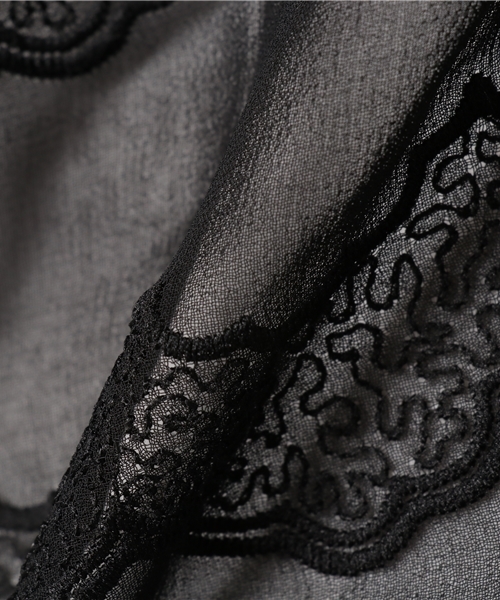 merlot plus(メルロープリュス)の「スカラップ刺繍レースキャンディスリーブブラウス2363(シャツ/ブラウス・レディース・ブラック/ホワイト・FREE)」の8枚目の写真