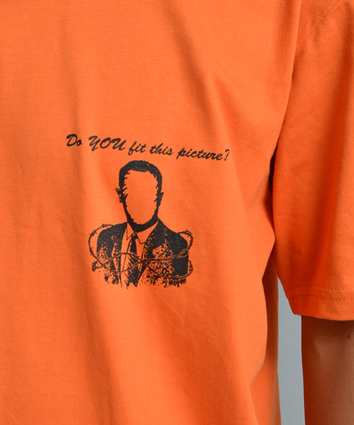 JUNGLES(ジャングルス)の「JUNGLES/ジャングルス GET HELP NOW S/S TEE(Tシャツ/カットソー・メンズ・オレンジ/ブラック・S/L/M/XL)」の5枚目の写真