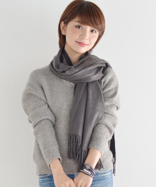 VitaFelice(ヴィータフェリーチェ)の「大判ストール(無地)/マフラー(ストール/ショール・レディース・ブラック/グレー/キャメル/レッド/マスタード/ベージュ系その他・FREE)」の3枚目の写真