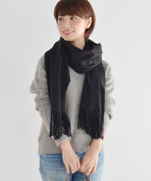 VitaFelice(ヴィータフェリーチェ)の「大判ストール(無地)/マフラー(ストール/ショール・レディース・ブラック/グレー/キャメル/レッド/マスタード/ベージュ系その他・FREE)」の14枚目の写真