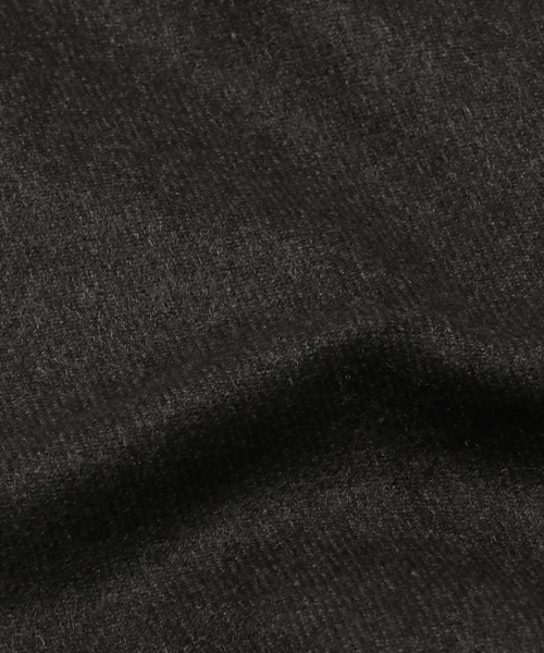 VitaFelice(ヴィータフェリーチェ)の「大判ストール(無地)/マフラー(ストール/ショール・レディース・ブラック/グレー/キャメル/レッド/マスタード/ベージュ系その他・FREE)」の8枚目の写真