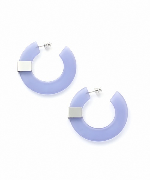 LAPUIS(ラピュイ)の「Frost Acrylic Pierce(ピアス(両耳用)・レディース・ベージュ/ブルー・FREE)」の2枚目の写真