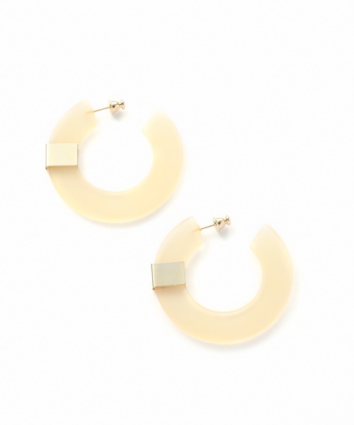 LAPUIS(ラピュイ)の「Frost Acrylic Pierce(ピアス(両耳用)・レディース・ベージュ/ブルー・FREE)」の3枚目の写真