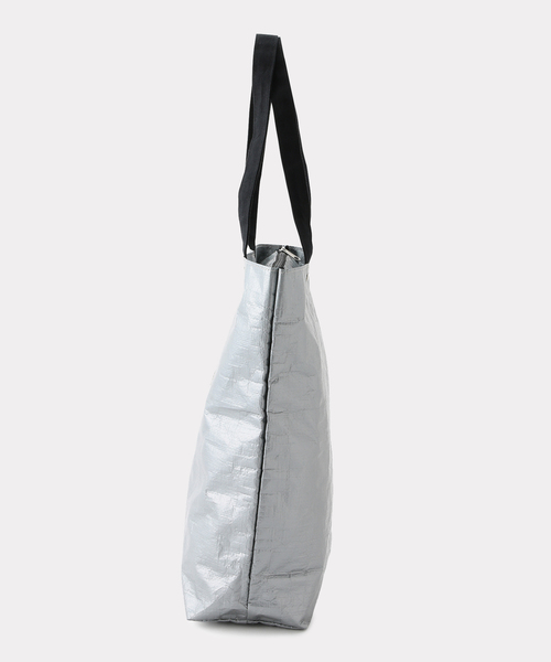 ADAM ET ROPE'（アダムエロペ）の「PACKER ポリプロピレンロゴトートバッグ（トートバッグ・メンズ・ブラック/シルバー・FREE）」の3枚目の写真