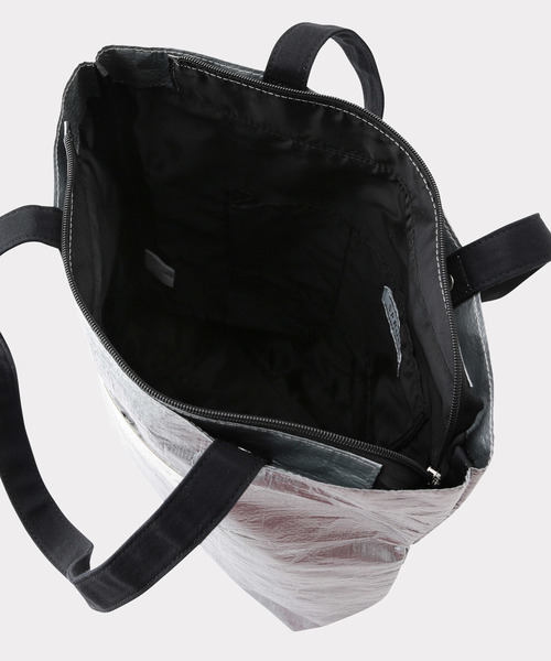 ADAM ET ROPE'（アダムエロペ）の「PACKER ポリプロピレンロゴトートバッグ（トートバッグ・メンズ・ブラック/シルバー・FREE）」の7枚目の写真