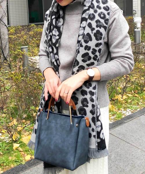 KOBE LETTUCE（コウベレタス）の「ショルダー付き2Wayゴールドハンドルバッグ（ハンドバッグ・レディース・ベージュ系その他/ブルー/ブラック・FREE）」の3枚目の写真