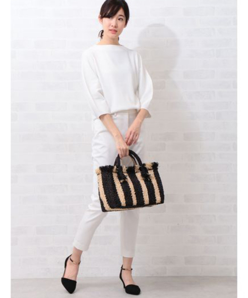 NATURAL BEAUTY BASIC（ナチュラルビューティーベーシック）の「ストレッチサテンパンツ（その他パンツ・レディース・ベージュ/オフホワイト・SMALL/MEDIUM/LARGE/X-SMALL）」の5枚目の写真