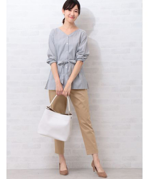 NATURAL BEAUTY BASIC（ナチュラルビューティーベーシック）の「ストレッチサテンパンツ（その他パンツ・レディース・ベージュ/オフホワイト・SMALL/MEDIUM/LARGE/X-SMALL）」の17枚目の写真