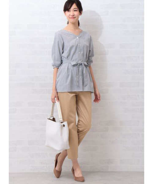 NATURAL BEAUTY BASIC（ナチュラルビューティーベーシック）の「ストレッチサテンパンツ（その他パンツ・レディース・ベージュ/オフホワイト・SMALL/MEDIUM/LARGE/X-SMALL）」の15枚目の写真