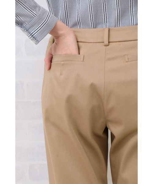 NATURAL BEAUTY BASIC（ナチュラルビューティーベーシック）の「ストレッチサテンパンツ（その他パンツ・レディース・ベージュ/オフホワイト・SMALL/MEDIUM/LARGE/X-SMALL）」の20枚目の写真