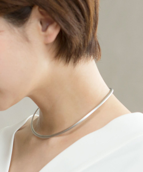 colleca la（コレカラ）の「マットメタルチョーカー（チョーカー・レディース・シルバー/ゴールド・ﾌﾘ-）」の5枚目の写真