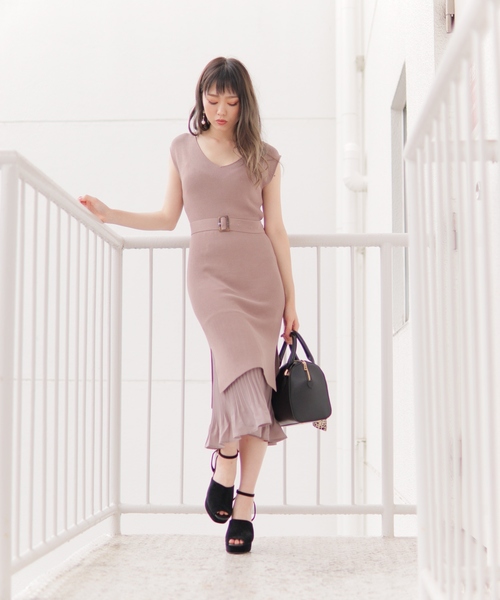 LIPSERVICE（リップサービス）の「プリーツレイヤードノースリニットワンピース（ワンピース・レディース・ブラック/ピンク/モカ・FREE）」の6枚目の写真