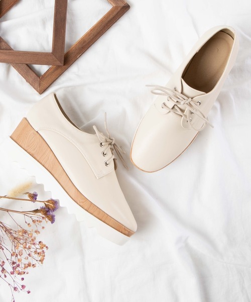 WEGO(ウィゴー)の「WEGO/レースアップコンビソールシューズ(ドレスシューズ・レディース・ホワイト/ブラック/その他1・MEDIUM/LARGE)」の5枚目の写真