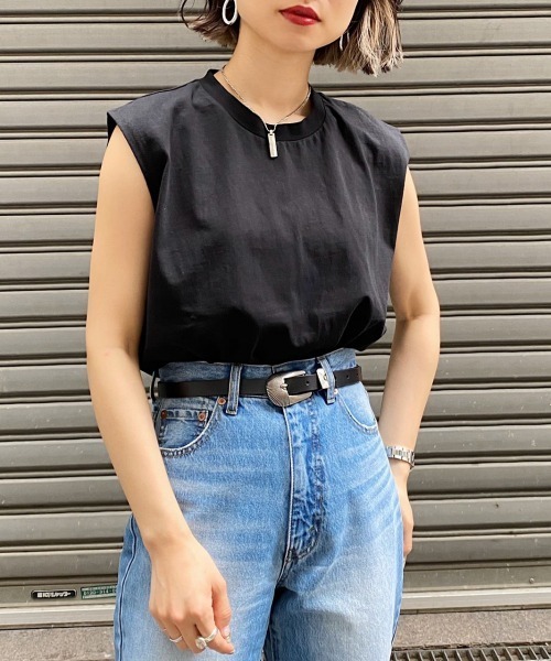 PAGEBOY（ページボーイ）の「マルチファンクションノースリ（Tシャツ/カットソー・レディース・ブラック/パープル/オフホワイト/イエロー系その他/ダークブラウン/グレイッシュベージュ・FREE）」の3枚目の写真