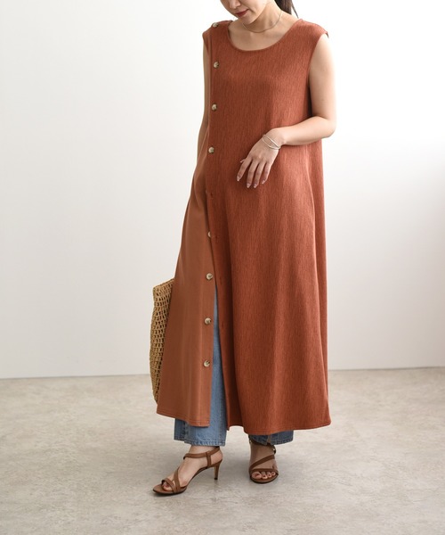 LHELBIE（レルビエ）の「アシメボタンスリットワンピース（ワンピース・レディース・ライトブルー/ブラック/テラコッタ・M）」の3枚目の写真