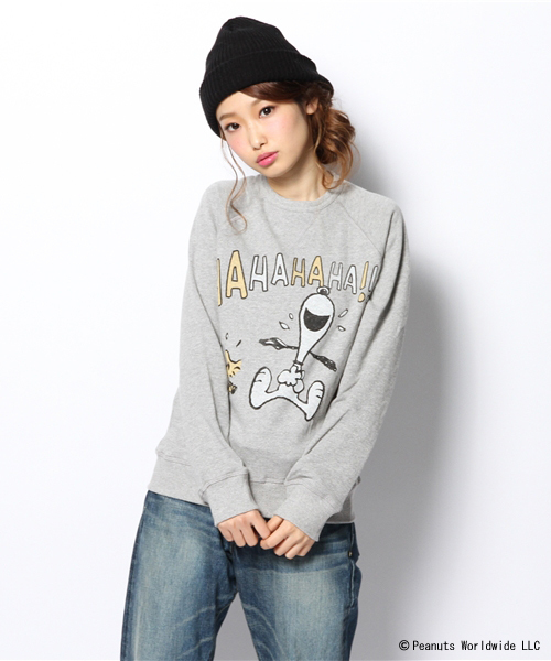 Ray BEAMS（レイビームス）の「JUNK FOOD×Ray BEAMS / 別注スヌーピー HAHA（スウェット・レディース・グレー・ONE SIZE）」の9枚目の写真