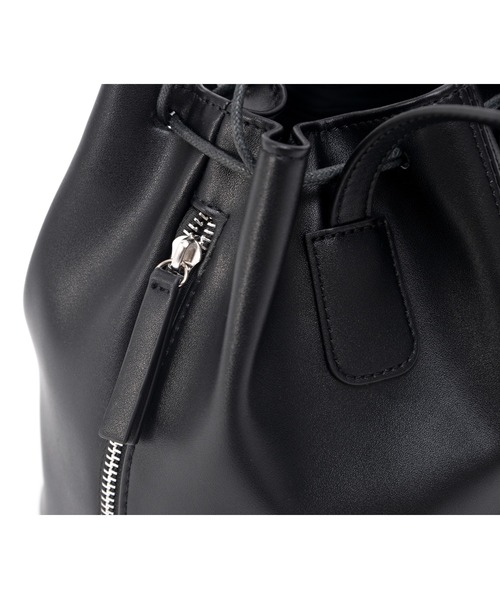 Rename（リネーム）の「Rename フェイクレザー 3WAY 巾着 トート ショルダーバッグ（ショルダーバッグ・レディース・ブラック/チャコールグレー/ブラウン/グレイッシュベージュ/カーキ/ベージュ系その他/ブラウン系その他・FREE）」の12枚目の写真