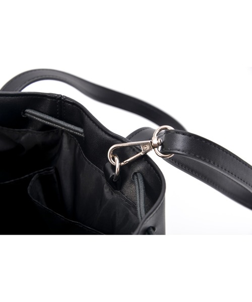 Rename（リネーム）の「Rename フェイクレザー 3WAY 巾着 トート ショルダーバッグ（ショルダーバッグ・レディース・ブラック/チャコールグレー/ブラウン/グレイッシュベージュ/カーキ/ベージュ系その他/ブラウン系その他・FREE）」の10枚目の写真