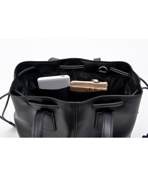 Rename（リネーム）の「Rename フェイクレザー 3WAY 巾着 トート ショルダーバッグ（ショルダーバッグ・レディース・ブラック/チャコールグレー/ブラウン/グレイッシュベージュ/カーキ/ベージュ系その他/ブラウン系その他・FREE）」の19枚目の写真