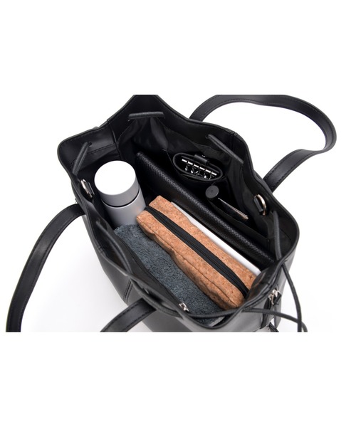 Rename（リネーム）の「Rename フェイクレザー 3WAY 巾着 トート ショルダーバッグ（ショルダーバッグ・レディース・ブラック/チャコールグレー/ブラウン/グレイッシュベージュ/カーキ/ベージュ系その他/ブラウン系その他・FREE）」の13枚目の写真