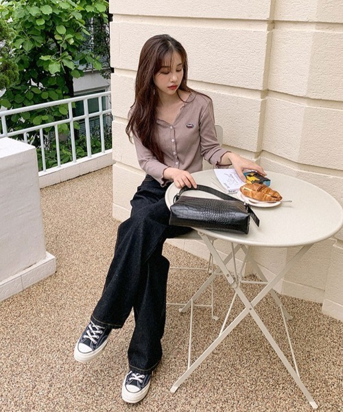 muahmuah（ムーアムーア）の「A'GEM/9 × .kom『muah muah/ムーアムーア』WIDE DENIM PANTS/ ワイドデニムパンツ（デニムパンツ・レディース・ライトブルー/ダークブルー/ブルー・S/M）」の17枚目の写真