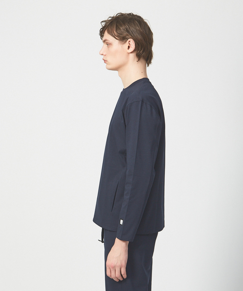 Russell Athletic（ラッセルアスレティック）の「【別注】RUSSELL ATHLETIC クルーネック 長袖 Tシャツ（Tシャツ/カットソー・メンズ・ネイビー/アイボリー/チャコールグレー・44/48/46）」の5枚目の写真