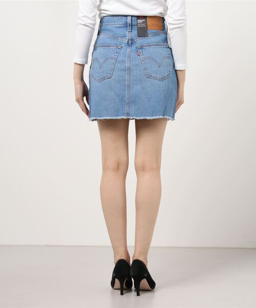 Levi's（リーバイス）の「RIBCAGE SKIRT BERNAL TIDE（デニムスカート・レディース・ライトインディゴブルー・29inch/24inch/25inch/26inch/27inch/23inch/28inch）」の12枚目の写真