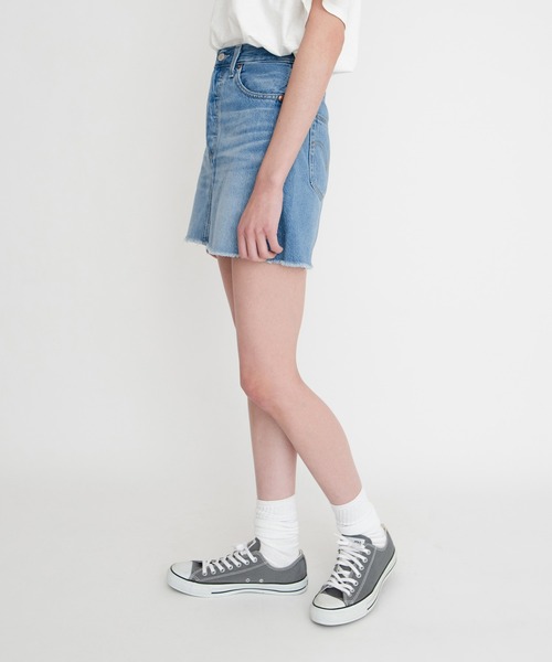 Levi's（リーバイス）の「RIBCAGE SKIRT BERNAL TIDE（デニムスカート・レディース・ライトインディゴブルー・29inch/24inch/25inch/26inch/27inch/23inch/28inch）」の14枚目の写真