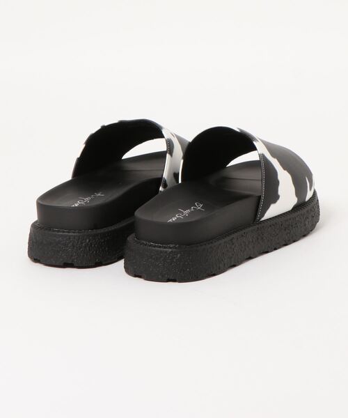 ANAP(アナップ)の「カウ柄・アニマル柄サンダル(サンダル・レディース・ブラック・S/M/L/LL)」の3枚目の写真