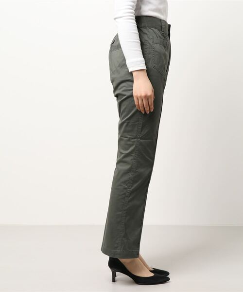 179/WG（イチナナキュウダブルジー）の「セミフレアチノパン（チノパンツ・レディース・グリーン/ベージュ・MEDIUM）」の8枚目の写真
