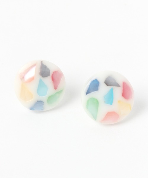 studio CLIP(スタディオクリップ)の「シェルモザイクラウンドピアス(ピアス(両耳用)・レディース・ブルー/その他1・FREE)」の2枚目の写真