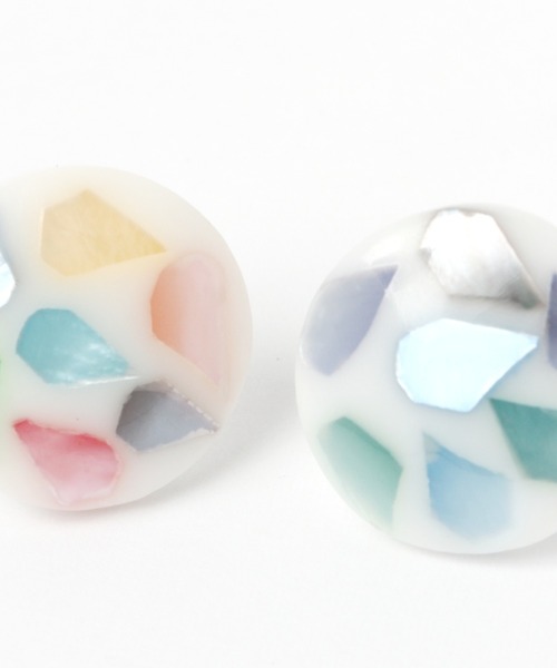 studio CLIP(スタディオクリップ)の「シェルモザイクラウンドピアス(ピアス(両耳用)・レディース・ブルー/その他1・FREE)」の5枚目の写真